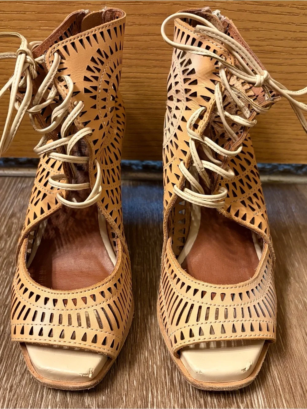 Jeffrey Campbell eye catching